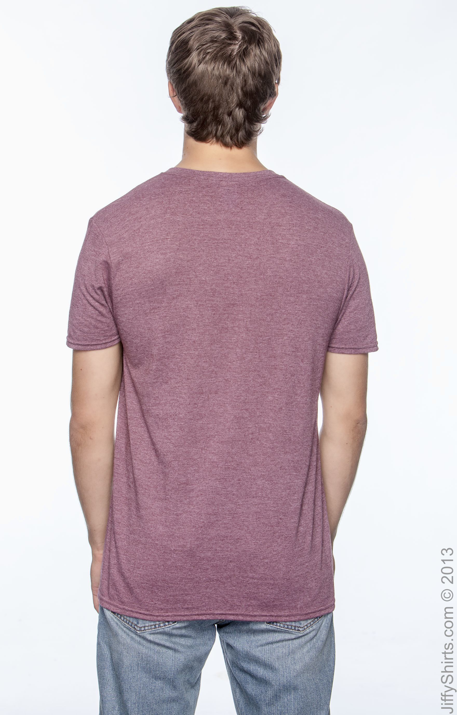 gildan maroon tshirt